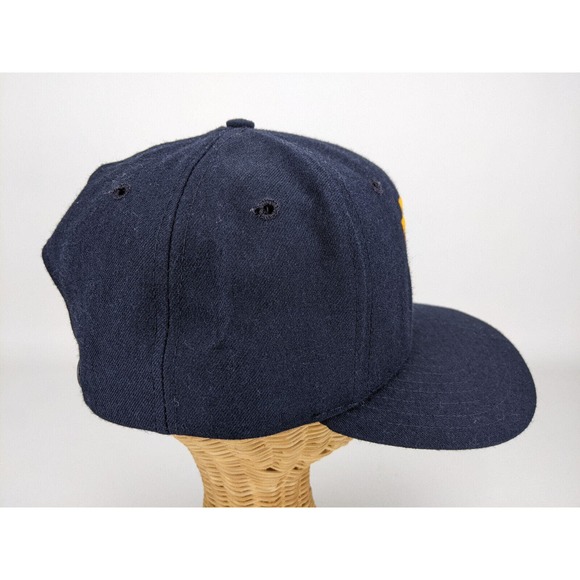 Vtg. Notre Dame Irish Black Embroidered New Era USA Med-Large Size Baseball Hat - Picture 4 of 10